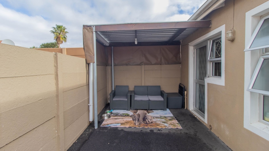 2 Bedroom Property for Sale in Glenwood Western Cape